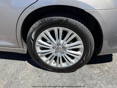 2014 Chrysler 300 Series - Photo 23 - Garden City, ID 83714