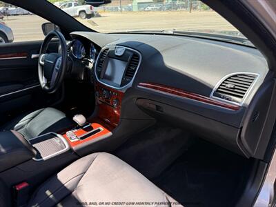 2014 Chrysler 300 Series - Photo 21 - Garden City, ID 83714