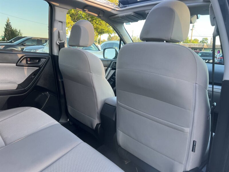 2017 Subaru Forester 2.5i Premium AWD 4dr Wagon CVT - Photo 17 - Garden City, ID 83714