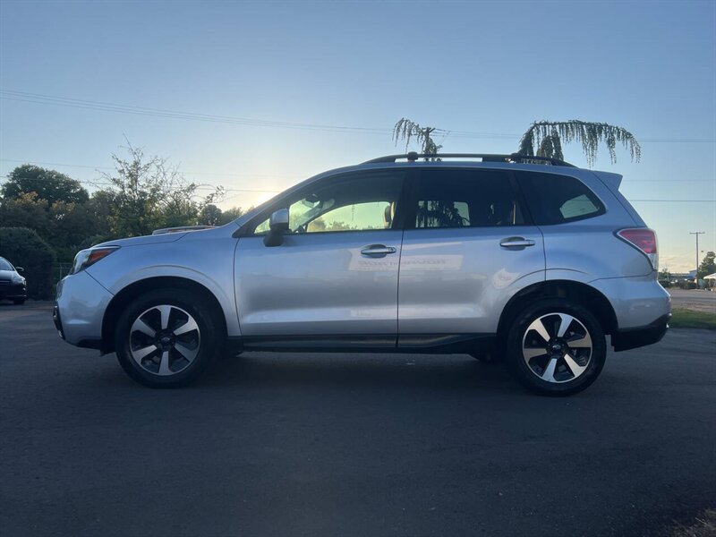 2017 Subaru Forester 2.5i Premium AWD 4dr Wagon CVT - Photo 4 - Garden City, ID 83714