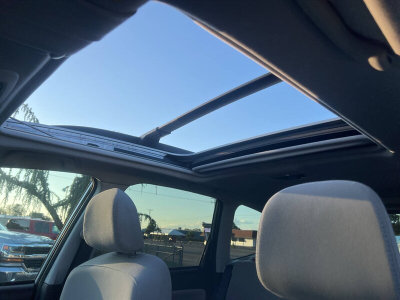 2017 Subaru Forester 2.5i Premium AWD 4dr Wagon CVT - Photo 12 - Garden City, ID 83714