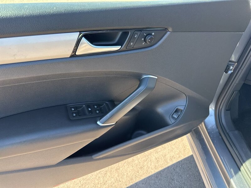 2021 Volkswagen Passat S 4dr Sedan - Photo 10 - Garden City, ID 83714