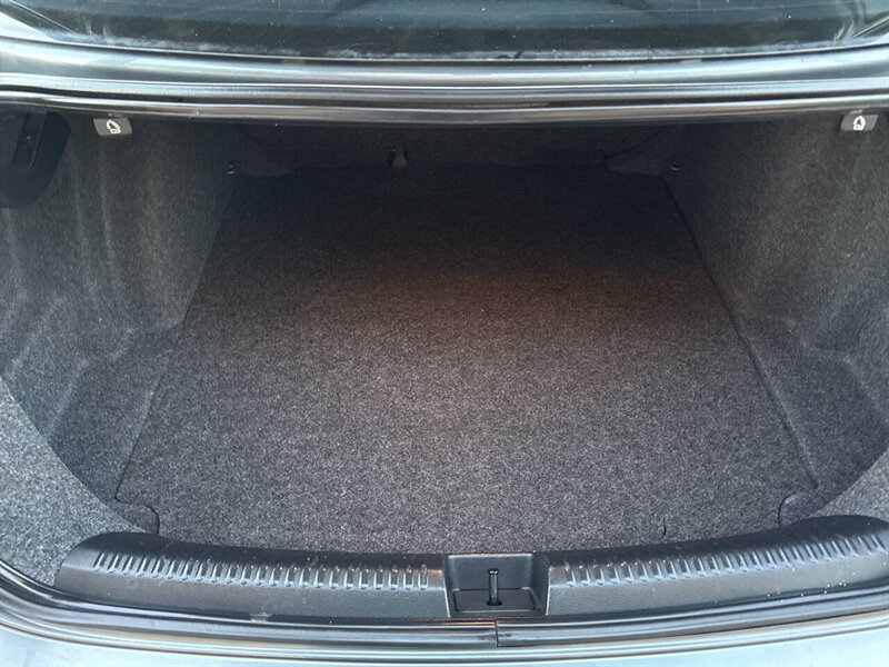 2012 Volkswagen Jetta Base 4dr Sedan 6A - Photo 17 - Garden City, ID 83714