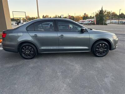 2012 Volkswagen Jetta Base 4dr Sedan 6A - Photo 8 - Garden City, ID 83714