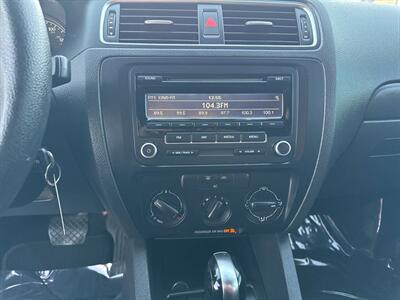 2012 Volkswagen Jetta Base 4dr Sedan 6A - Photo 14 - Garden City, ID 83714