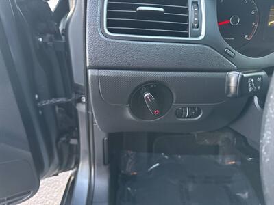 2012 Volkswagen Jetta Base 4dr Sedan 6A - Photo 24 - Garden City, ID 83714