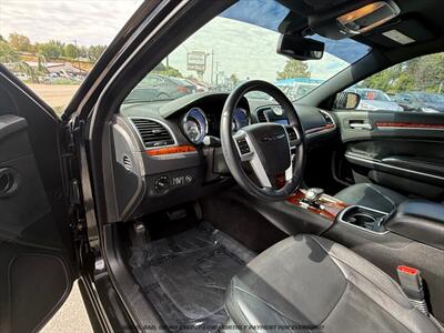 2014 Chrysler 300   - Photo 10 - Garden City, ID 83714