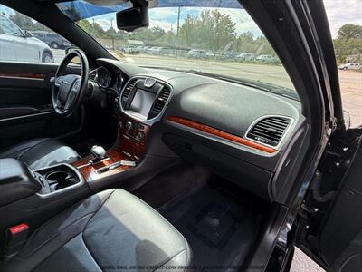 2014 Chrysler 300   - Photo 19 - Garden City, ID 83714