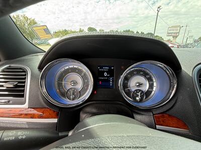2014 Chrysler 300   - Photo 12 - Garden City, ID 83714
