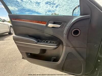 2014 Chrysler 300   - Photo 22 - Garden City, ID 83714