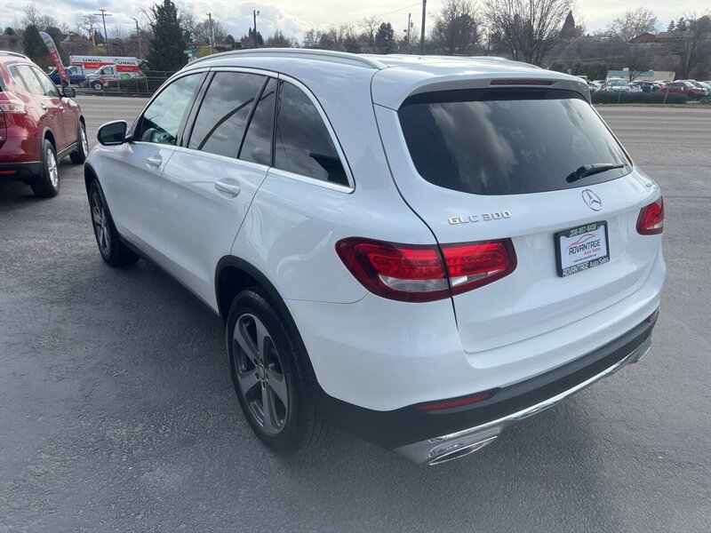 2017 Mercedes-Benz GLC GLC 300 4MATIC AWD 4dr SUV - Photo 6 - Garden City, ID 83714