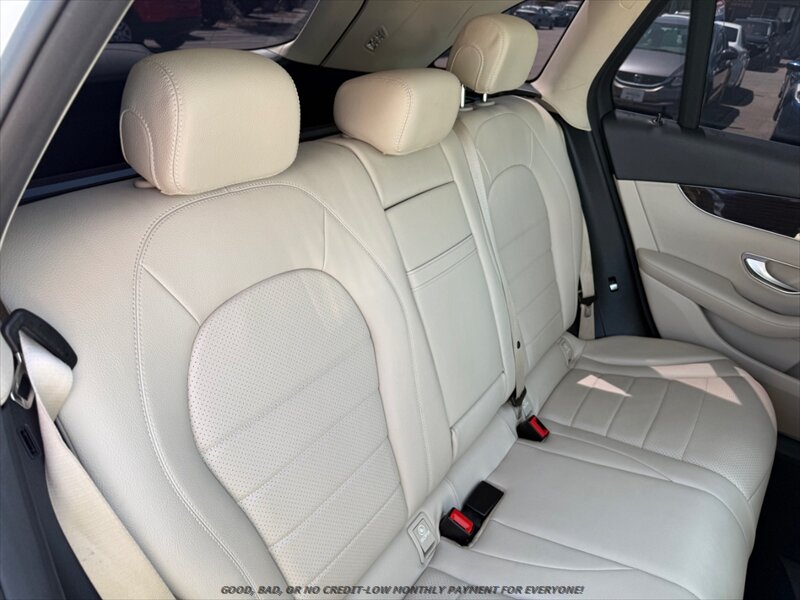 2017 Mercedes-Benz GLC GLC300 - Photo 18