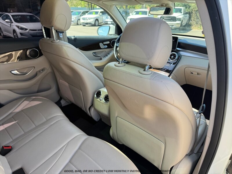 2017 Mercedes-Benz GLC GLC300 - Photo 19