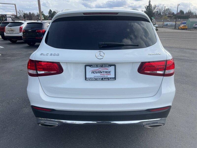 2017 Mercedes-Benz GLC GLC 300 4MATIC AWD 4dr SUV - Photo 7 - Garden City, ID 83714