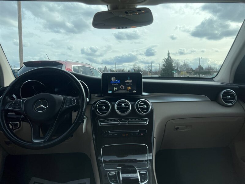 2017 Mercedes-Benz GLC GLC 300 4MATIC AWD 4dr SUV - Photo 9 - Garden City, ID 83714