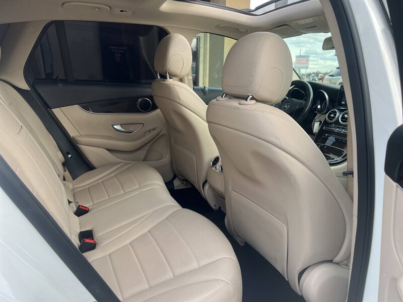 2017 Mercedes-Benz GLC GLC 300 4MATIC AWD 4dr SUV - Photo 18 - Garden City, ID 83714