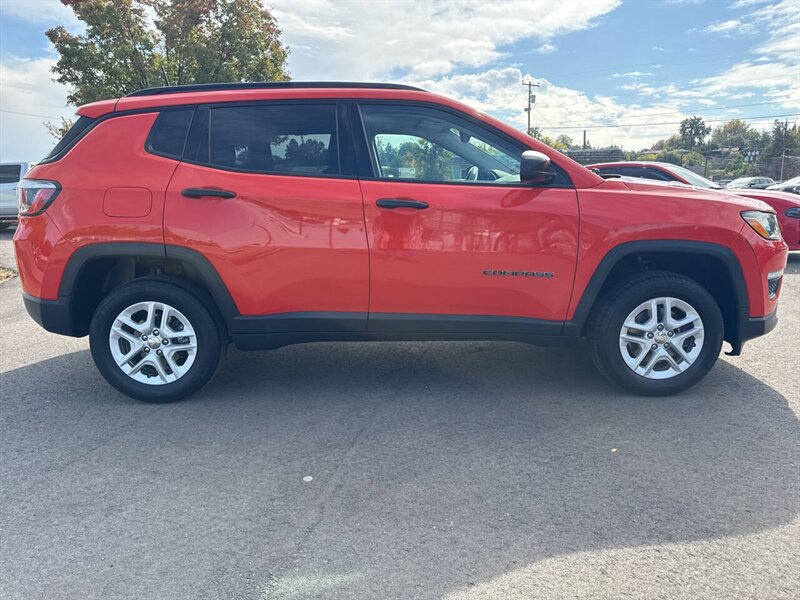 2018 Jeep Compass Sport 4x4 4dr SUV - Photo 8 - Garden City, ID 83714