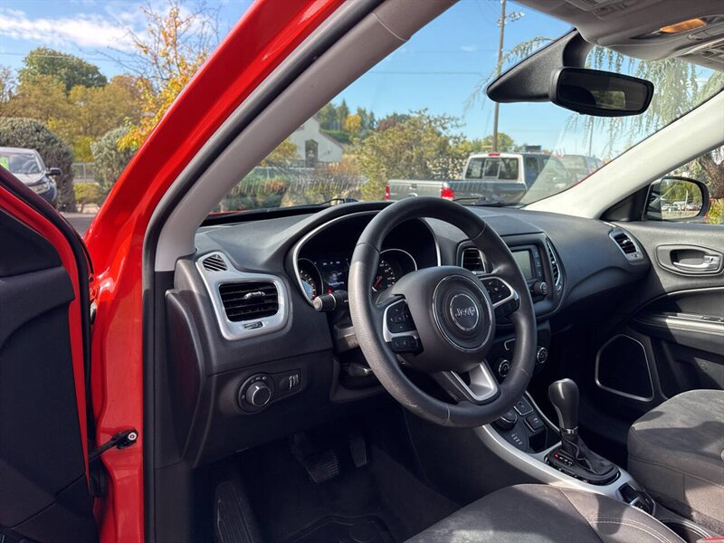 2018 Jeep Compass Sport 4x4 4dr SUV - Photo 10 - Garden City, ID 83714