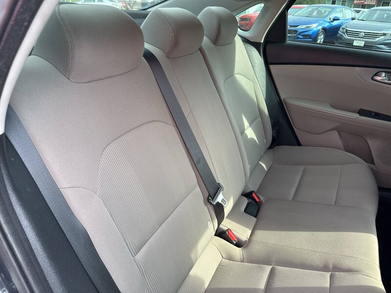 2019 Kia Forte LXS 4dr Sedan - Photo 17 - Garden City, ID 83714