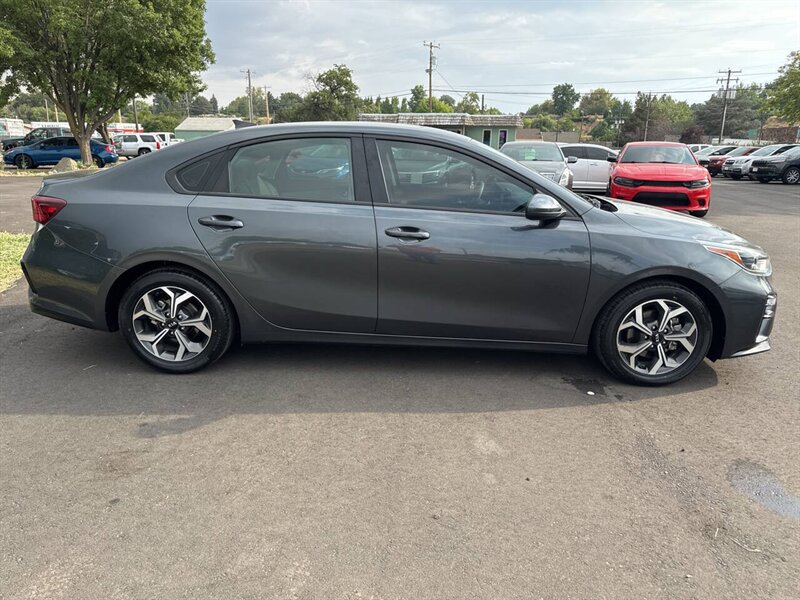 2019 Kia Forte LXS 4dr Sedan - Photo 8 - Garden City, ID 83714