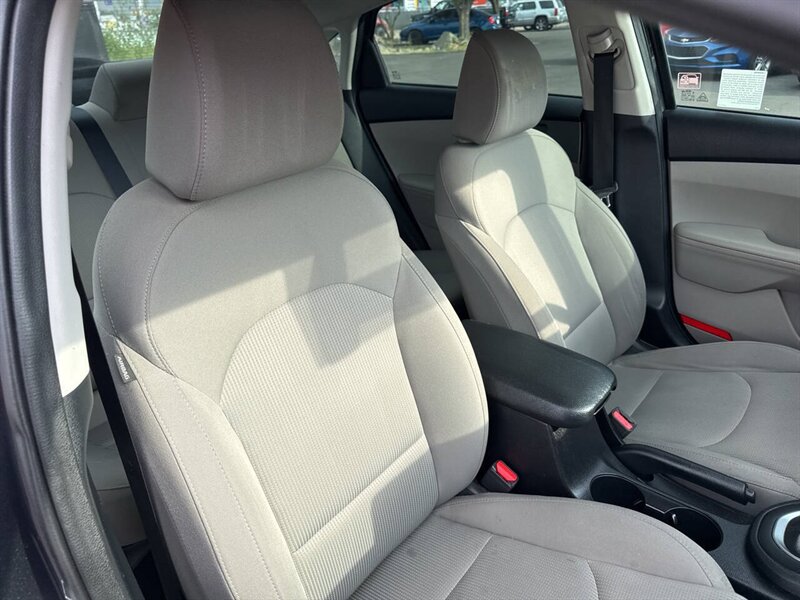 2019 Kia Forte LXS 4dr Sedan - Photo 19 - Garden City, ID 83714