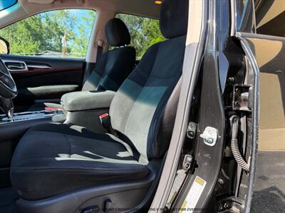 2016 Nissan Pathfinder SV V6 - Photo 11 - Garden City, ID 83714