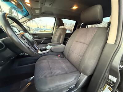 2015 Nissan Titan SV   - Photo 12 - Garden City, ID 83714