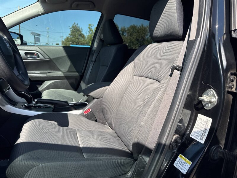 2015 Honda Accord LX 4dr Sedan CVT - Photo 11 - Garden City, ID 83714