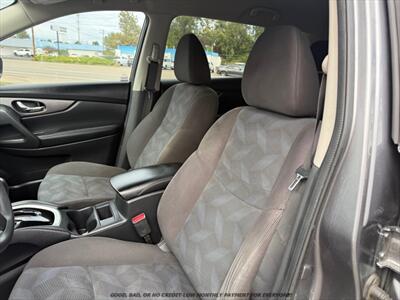 2016 Nissan Rogue SV   - Photo 11 - Garden City, ID 83714