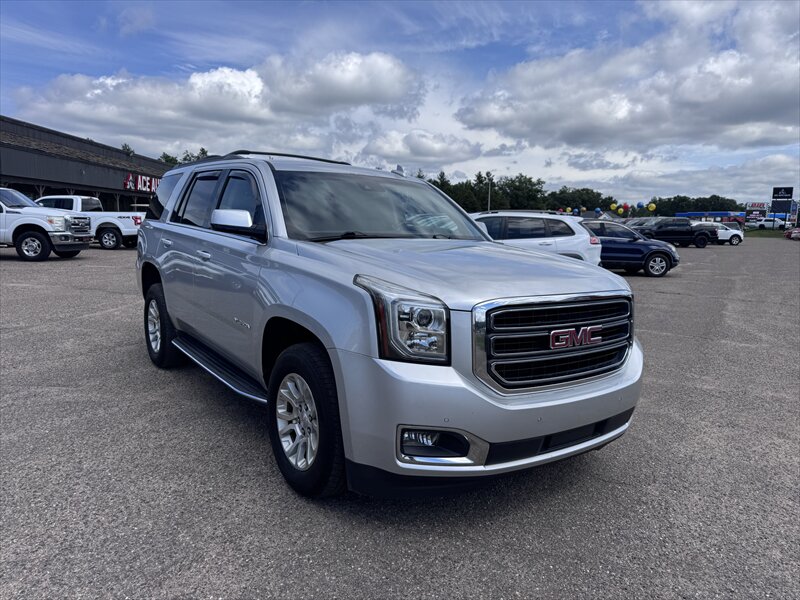 2017 GMC Yukon SLT - Photo 2 - Brainerd, MN 56401