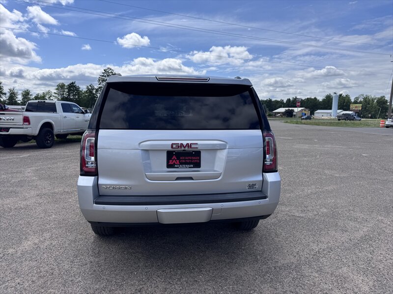 2017 GMC Yukon SLT - Photo 8 - Brainerd, MN 56401
