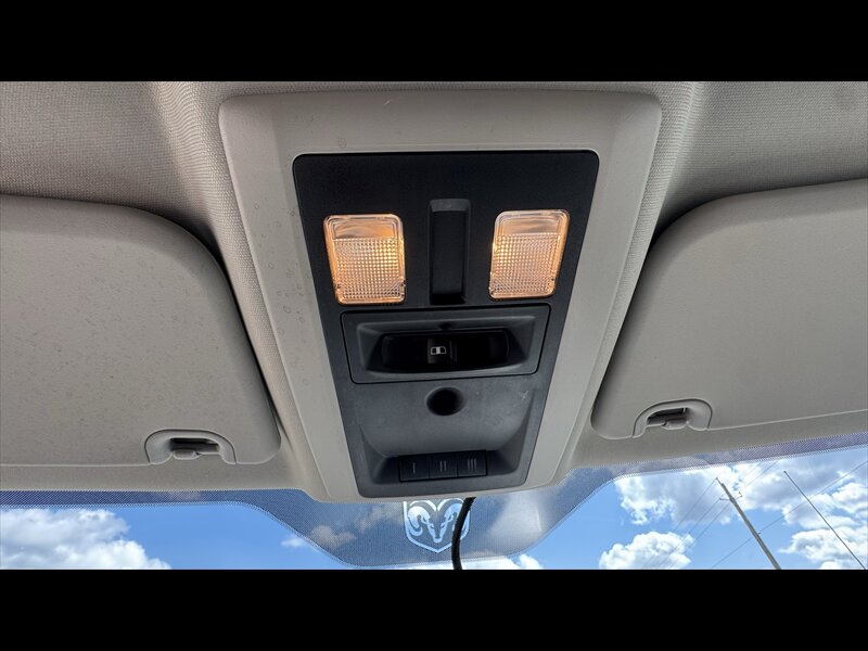 2012 RAM 1500 SLT - Photo 18 - Brainerd, MN 56401