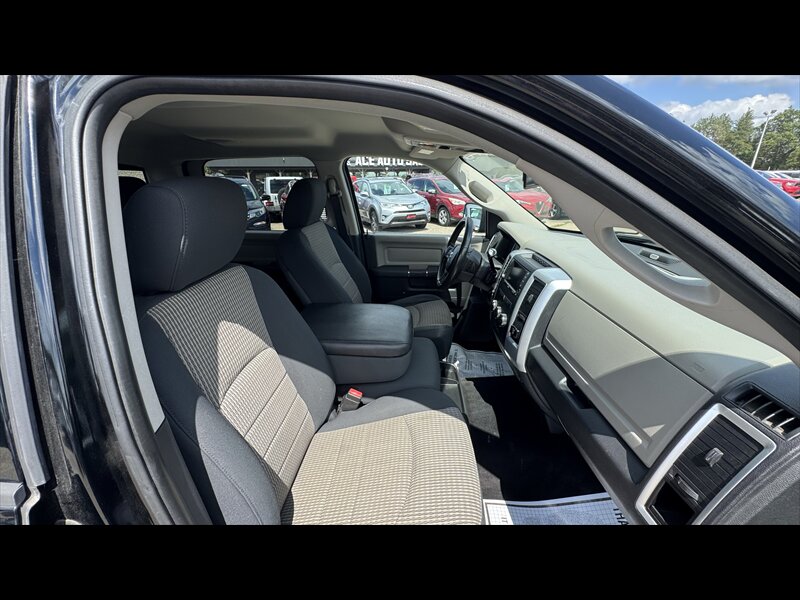 2012 RAM 1500 SLT - Photo 11 - Brainerd, MN 56401