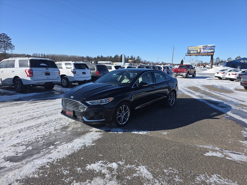 2019 Ford Fusion SEL   - Photo 1 - Brainerd, MN 56401