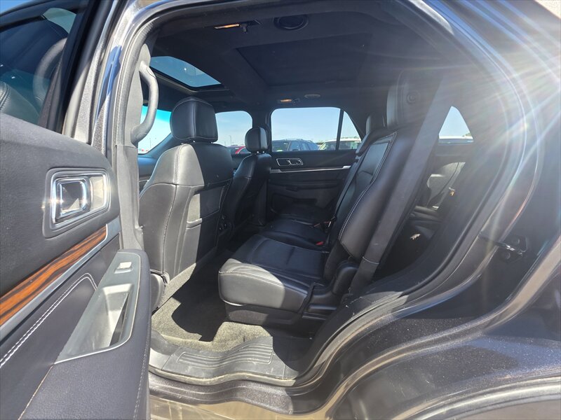 2016 Ford Explorer Limited - Photo 10 - Brainerd, MN 56401