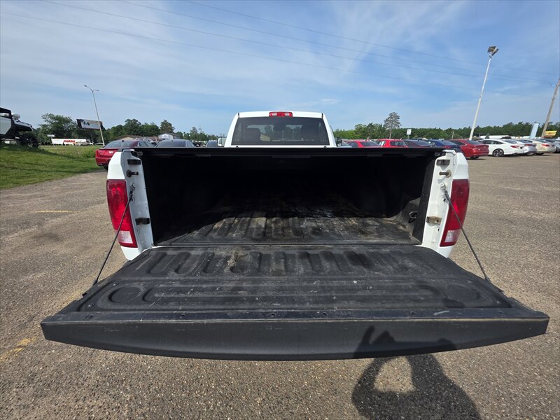 2016 RAM 1500 SLT - Photo 8 - Brainerd, MN 56401