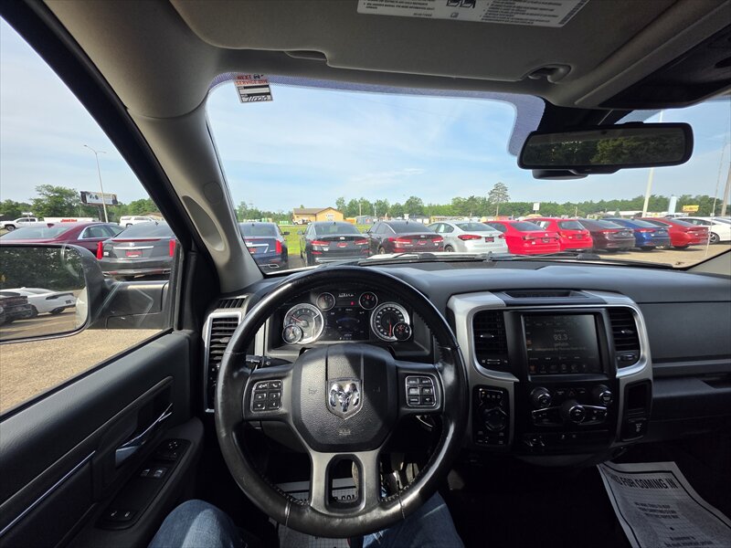 2016 RAM 1500 SLT - Photo 11 - Brainerd, MN 56401