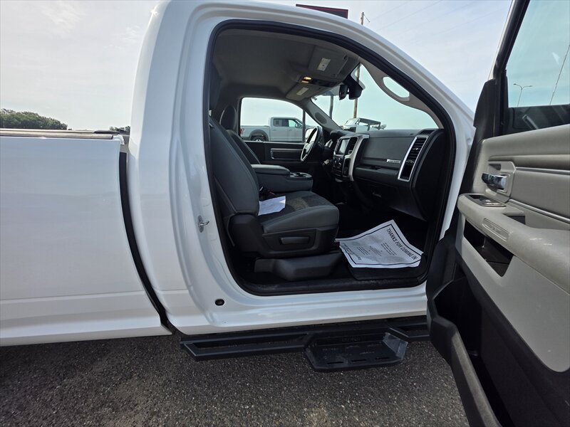 2016 RAM 1500 SLT - Photo 10 - Brainerd, MN 56401