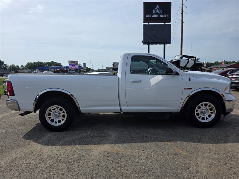 2016 RAM 1500 SLT - Photo 6 - Brainerd, MN 56401