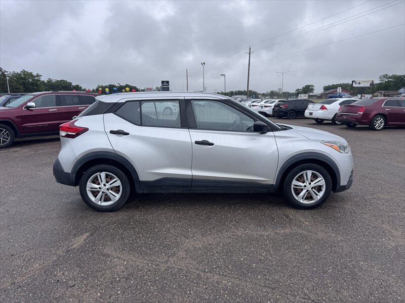 2020 Nissan Kicks S - Photo 6 - Brainerd, MN 56401