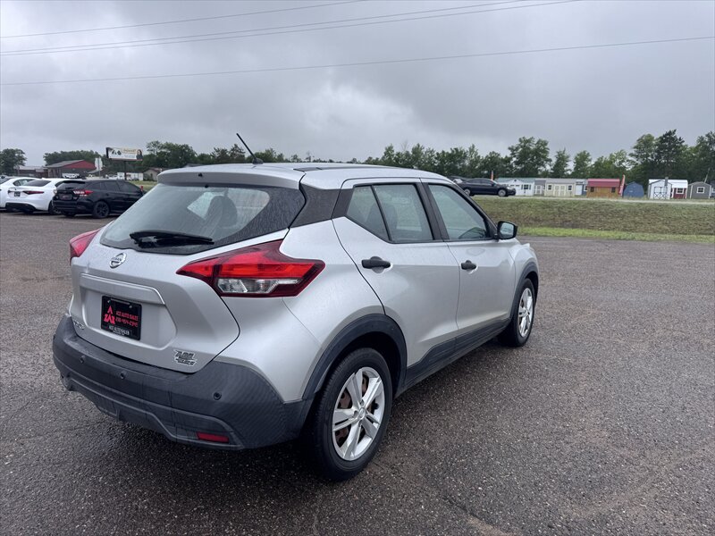 2020 Nissan Kicks S - Photo 4 - Brainerd, MN 56401
