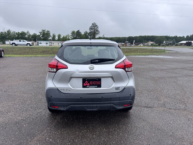 2020 Nissan Kicks S - Photo 8 - Brainerd, MN 56401