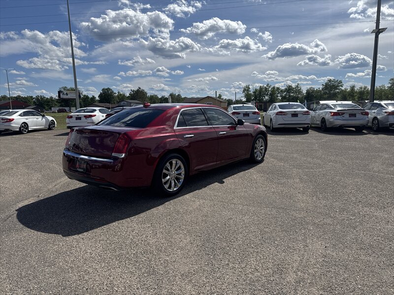 2018 Chrysler 300 Series Limited - Photo 6 - Brainerd, MN 56401