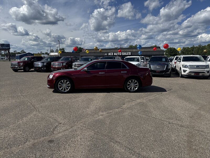 2018 Chrysler 300 Series Limited - Photo 3 - Brainerd, MN 56401
