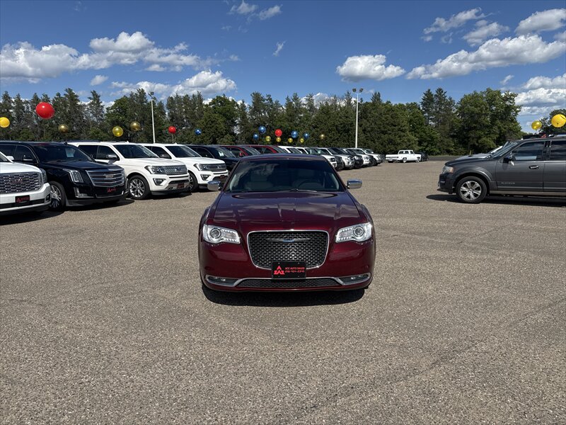 2018 Chrysler 300 Series Limited - Photo 7 - Brainerd, MN 56401