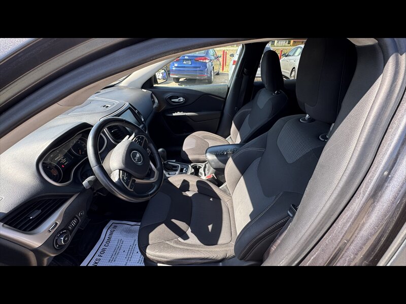 2015 Jeep Cherokee Latitude - Photo 12 - Brainerd, MN 56401