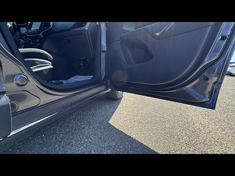 2015 Jeep Cherokee Latitude - Photo 11 - Brainerd, MN 56401