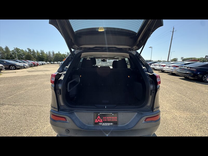 2015 Jeep Cherokee Latitude - Photo 7 - Brainerd, MN 56401