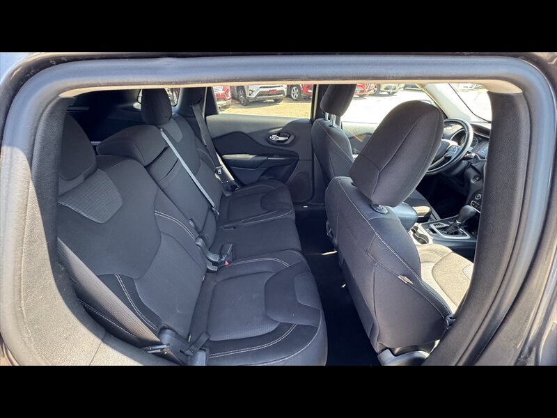 2015 Jeep Cherokee Latitude - Photo 15 - Brainerd, MN 56401