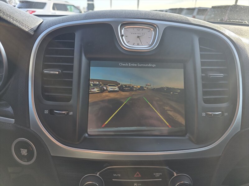 2017 Chrysler 300 Series Limited - Photo 10 - Brainerd, MN 56401